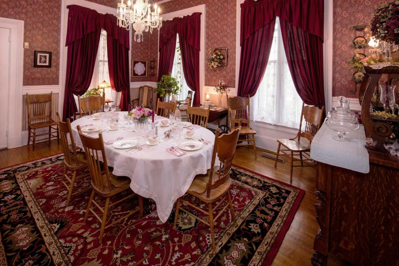 ガリーナ The Steamboat House Bed & Breakfast エクステリア 写真